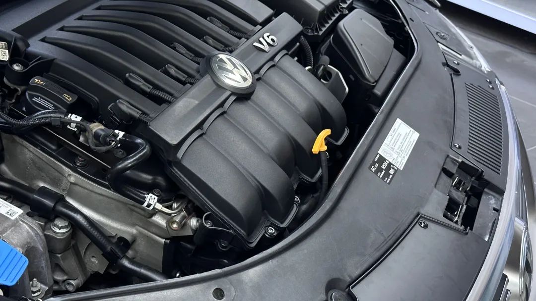 r36翻新改造全过程,大众r36这么老的车怎么还卖这么贵