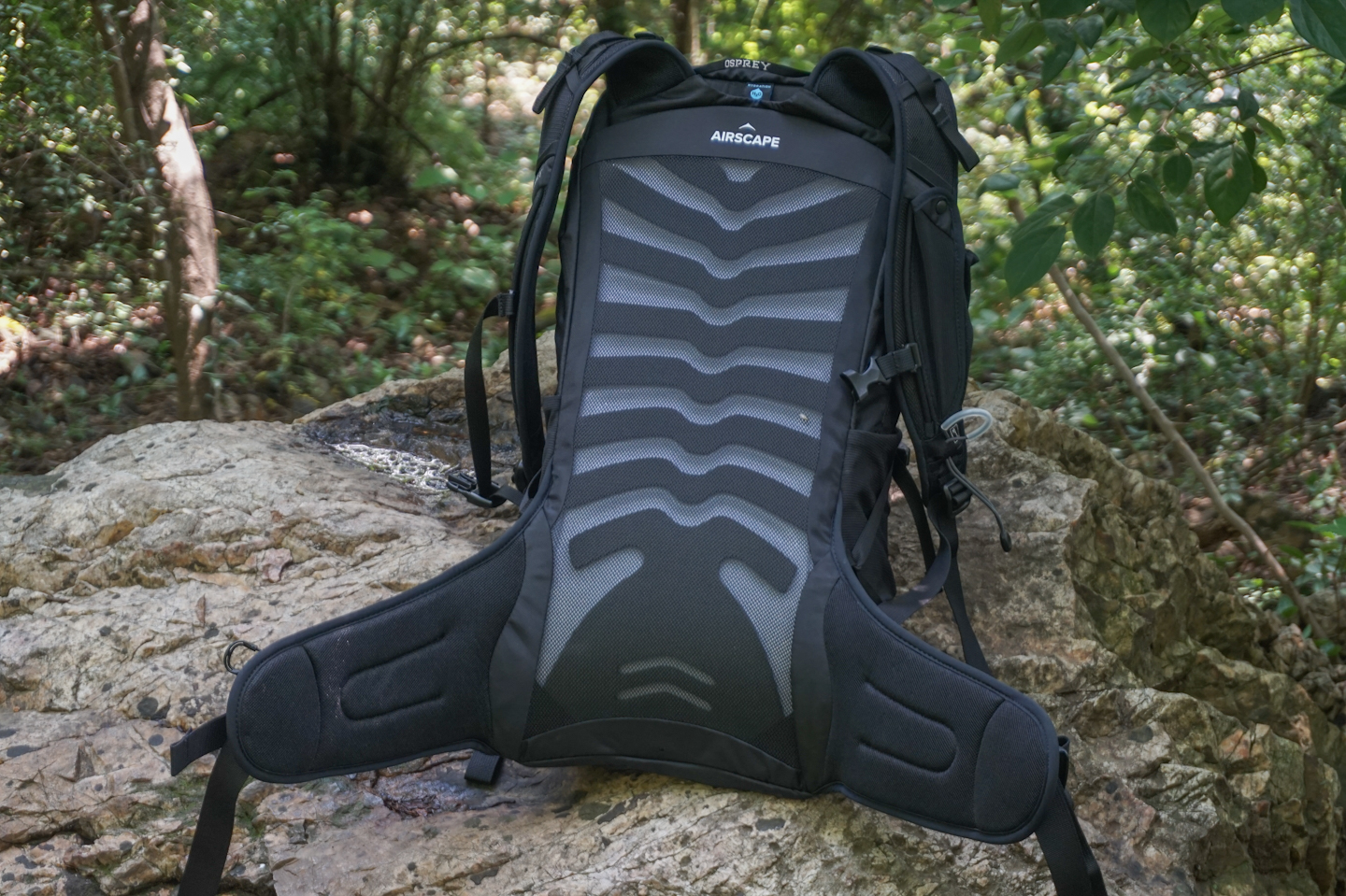 背包小鹰osprey,小鹰魔爪26背包功能详解