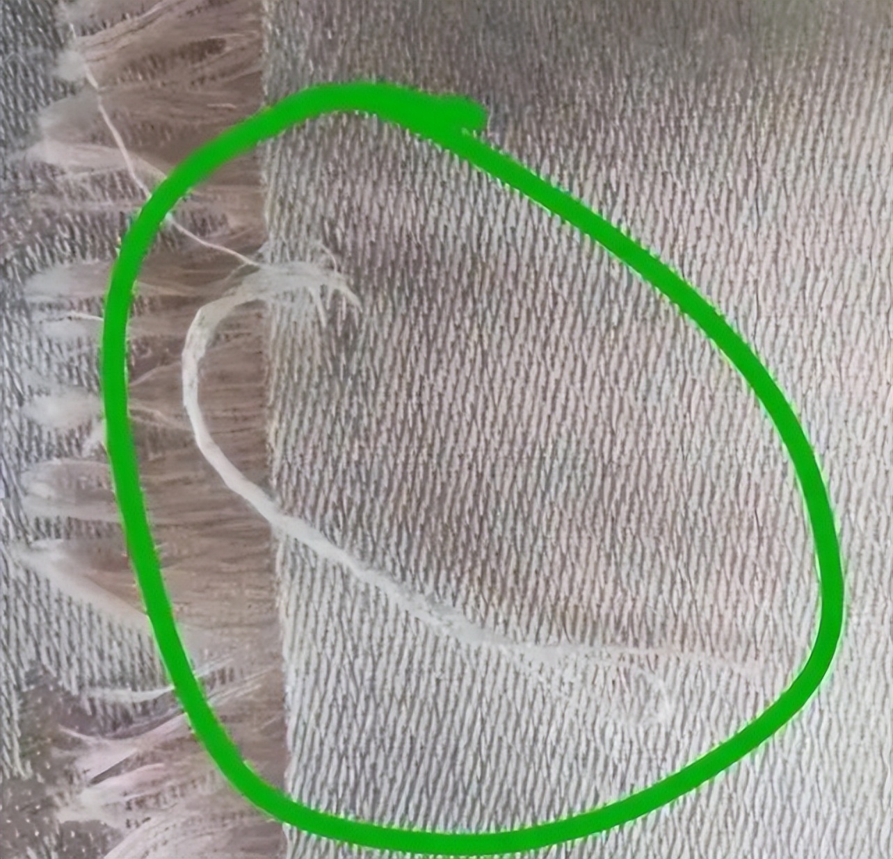 衣服勾丝质量问题吗怎么不让衣服有勾丝的现象