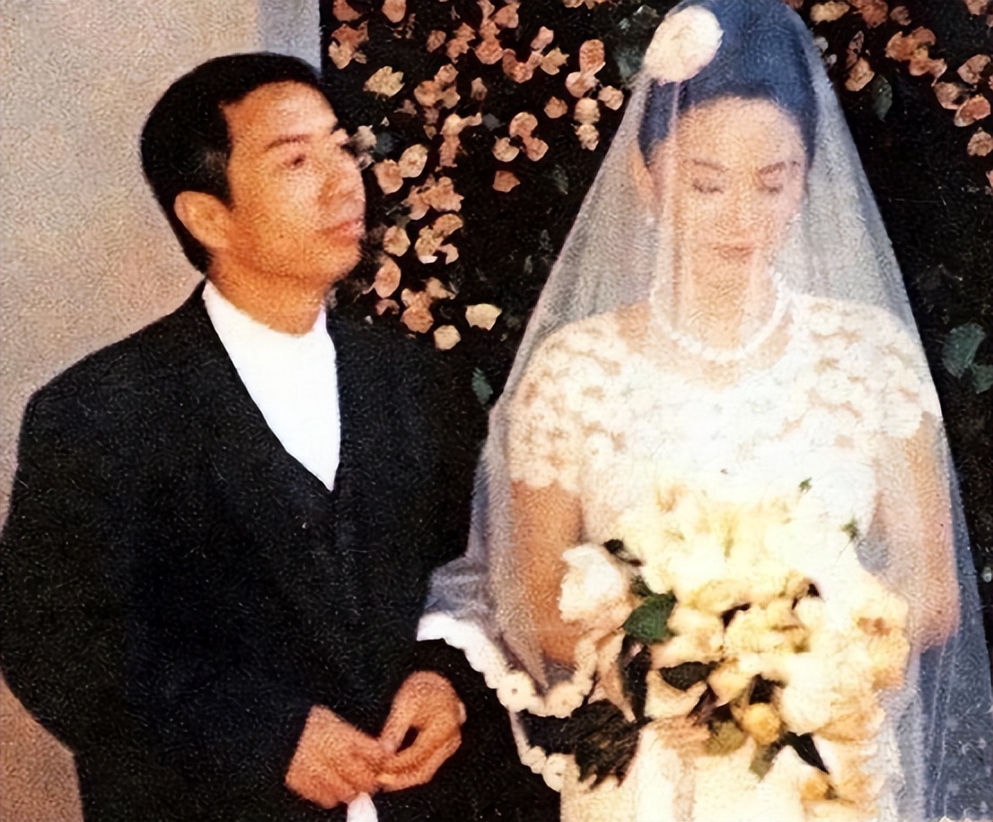 香港大亨不敢惹,50岁活成冻龄,小奶狗高喊林青霞“姐姐娶我”