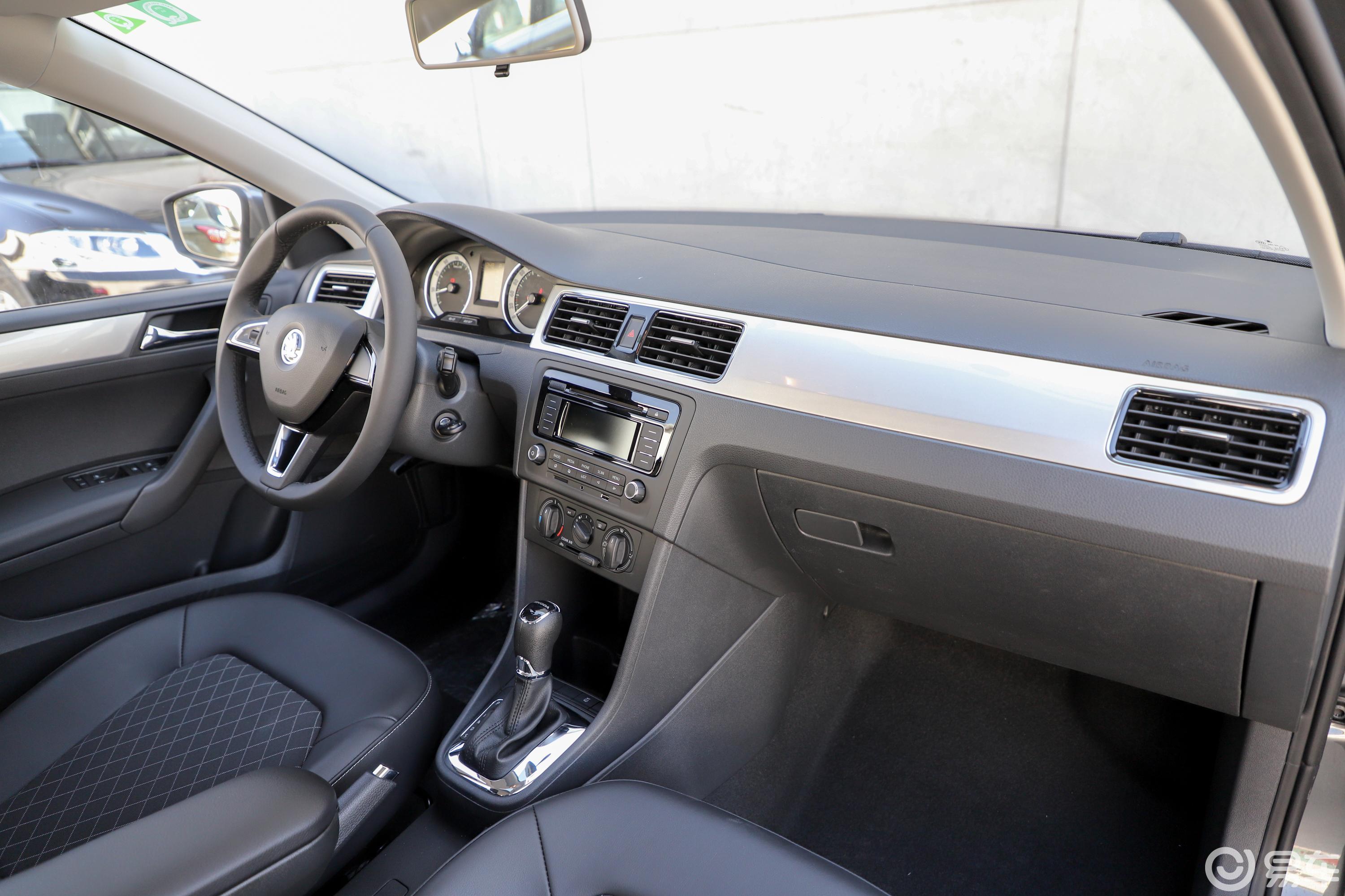 丰田新款威驰内饰高配图片,全新丰田威驰参数配置