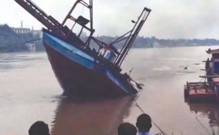 1963年，我国第一艘万吨巨轮赴日途中沉没，周总理：严查到底