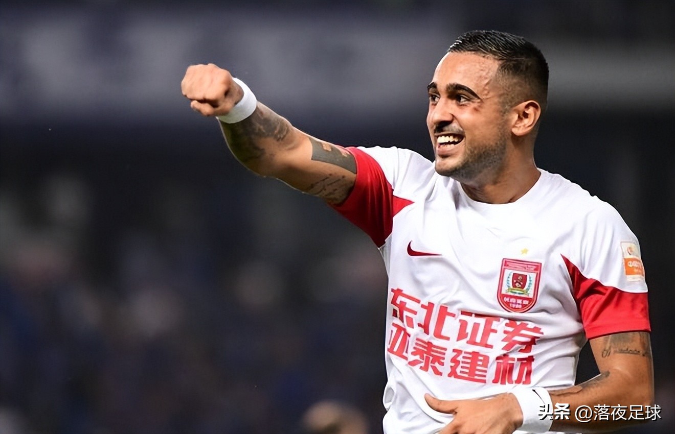 又送别人嘉年华！泰山水货5场轰7球，已成别人锋线王者！