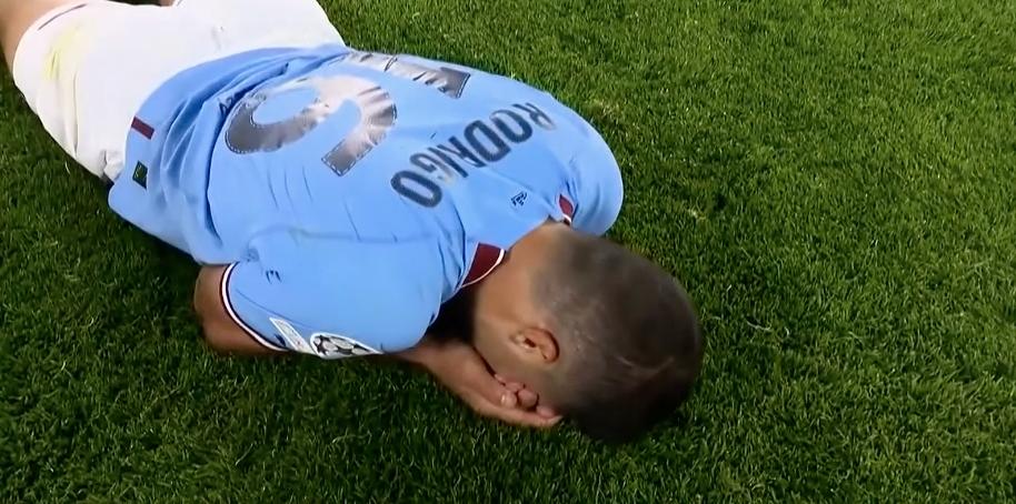 曼城3-1年轻人格拉利什表现,曼城夺冠后格拉利什哭了