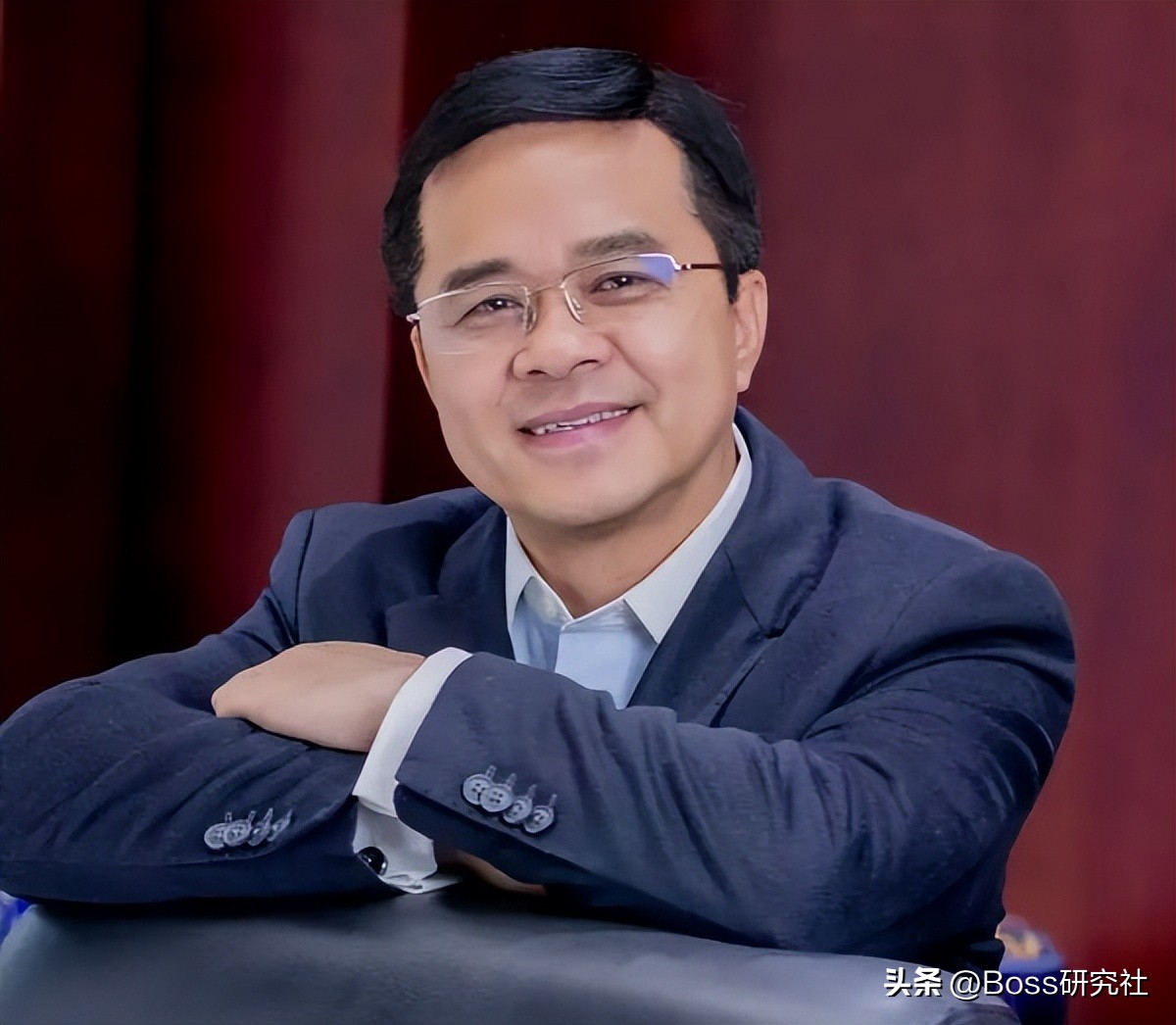 广东肇庆富豪梁耀铭发家史，40岁卖房拯救公司，如今身价90亿