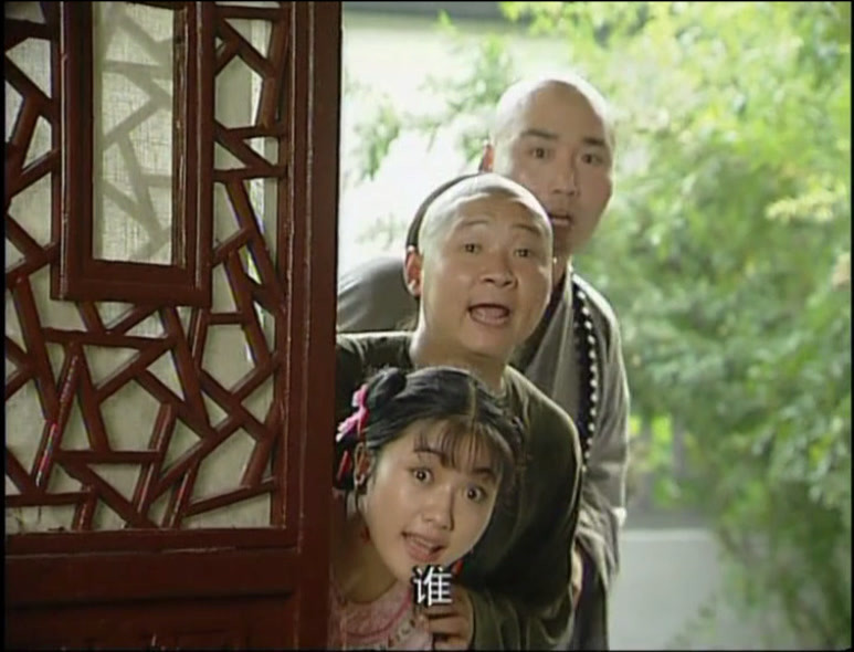 老戏骨直播带货被骂视频,老戏骨直播卖货被质疑当场落泪