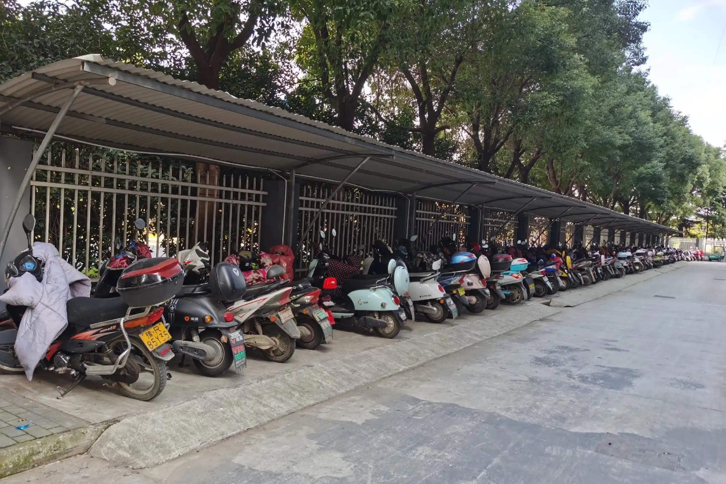 锂电池铅酸电池石墨烯电池的区别,小牛g400t锂电池和石墨烯铅酸区别