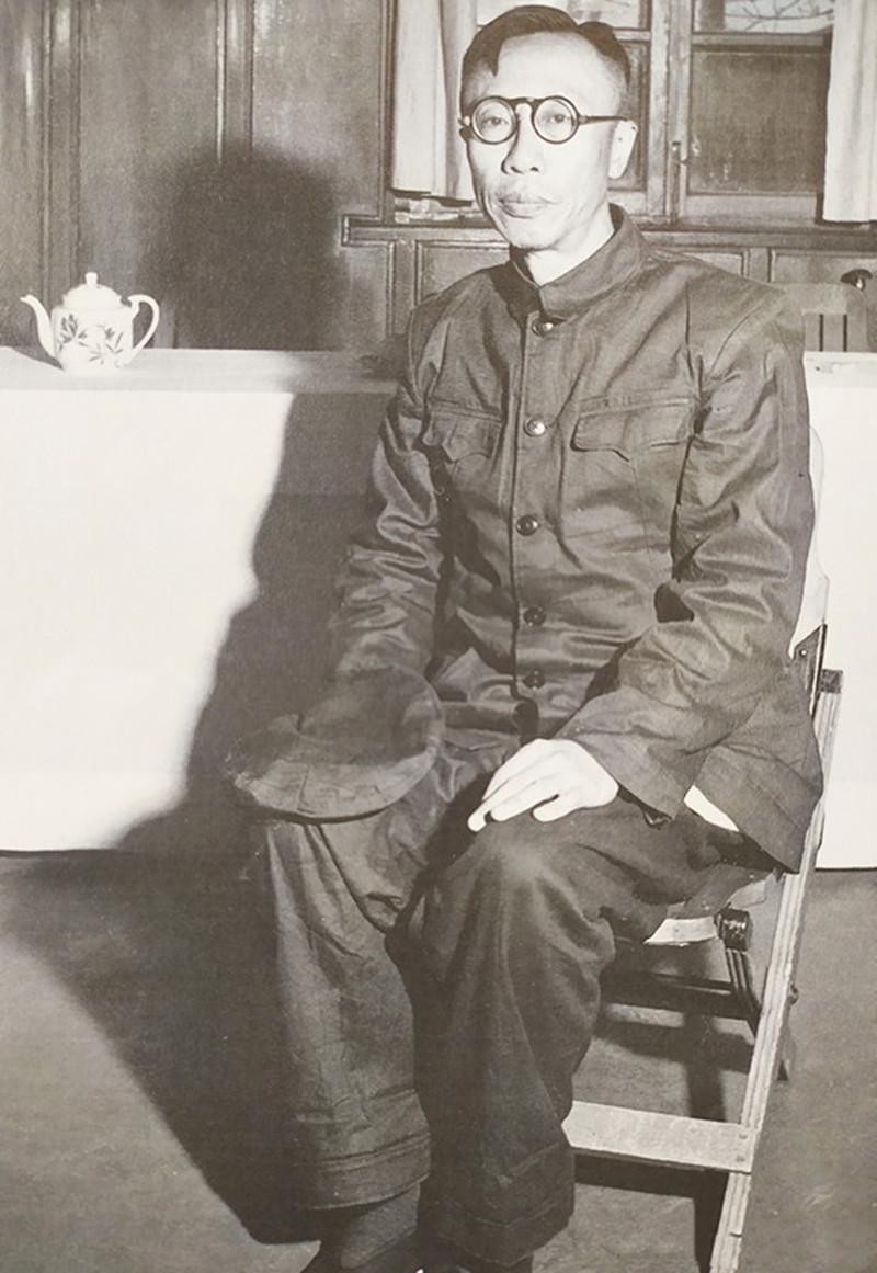 1950年大汉奸回国，才知亲生儿子是红色特工，感叹：你骗得我好苦