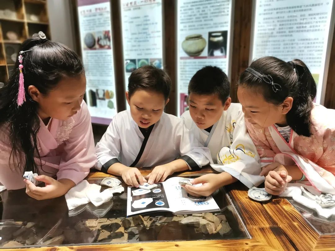 鍎跨鍙嬪ソ瀛︽牎鏁欒偛妗堜緥,鍎跨鍙嬪ソ灏忓