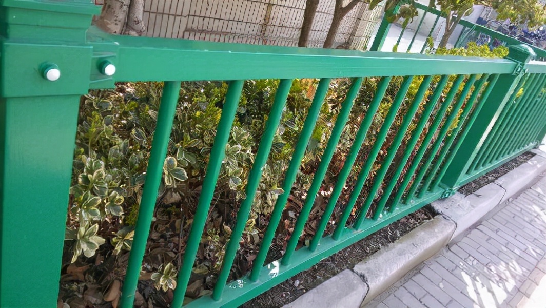 玻璃钢护栏安全耐用吗,玻璃钢护栏必看
