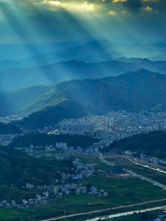 浼氫笢鍐ぉ,浼氫笢鍐姘旀俯