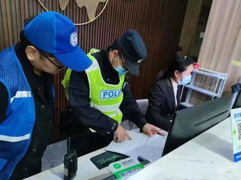 守护平安稳定我们在行动,国庆中秋长假全市治安稳定