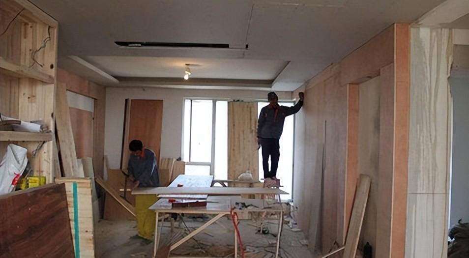 23岁空姐带同事回婚房过夜被现场捉奸!未婚夫花费百万被绿又被骗