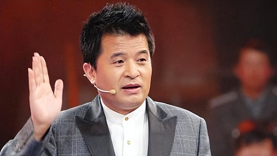 从央视名嘴到无名大爷,从无名到高朋满座郭德纲