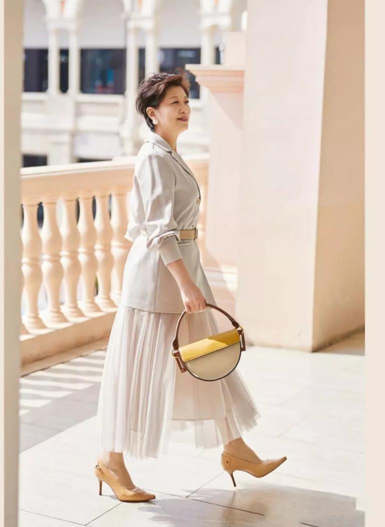 什么样的百褶裙最好看秋冬季,百褶裙适合多大的年龄穿