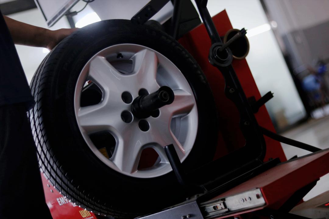 搞了辆“破烂不堪”05年凌志LS430，进厂翻新重造，复活又变新车