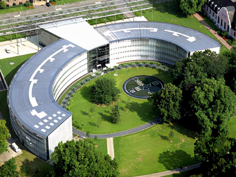 缃楁皬鍒惰嵂涓栫晫绗竴,缃楁皬鍥介檯鍒惰嵂宸ㄥご