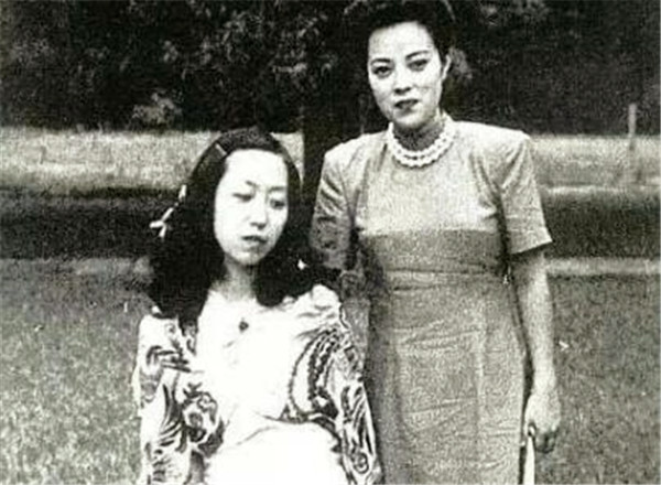 张爱玲为什么身上爬满跳蚤,张爱玲晚年为什么会被跳蚤困扰