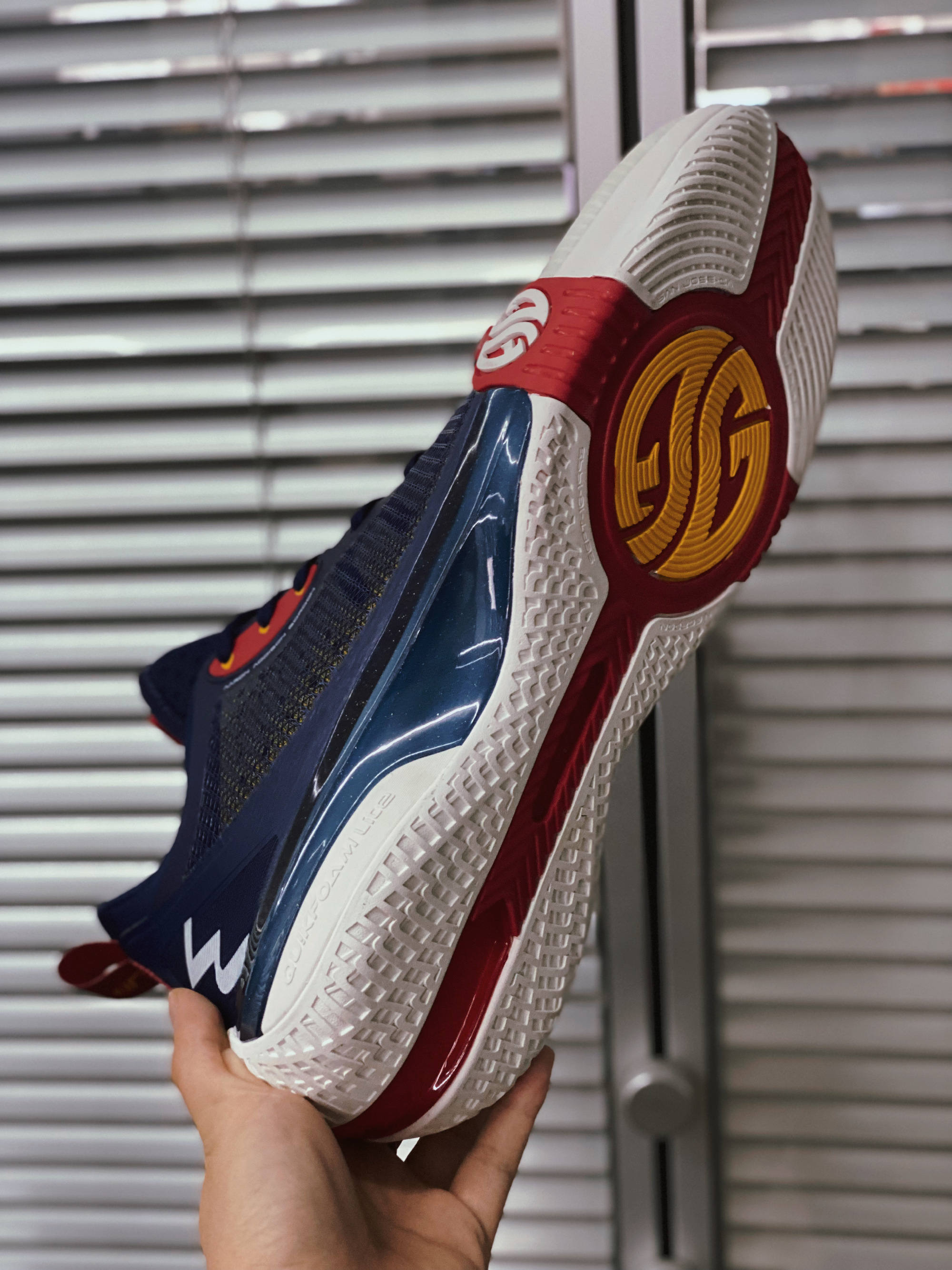 361度跟安踏哪个鞋比较好,361安踏板鞋