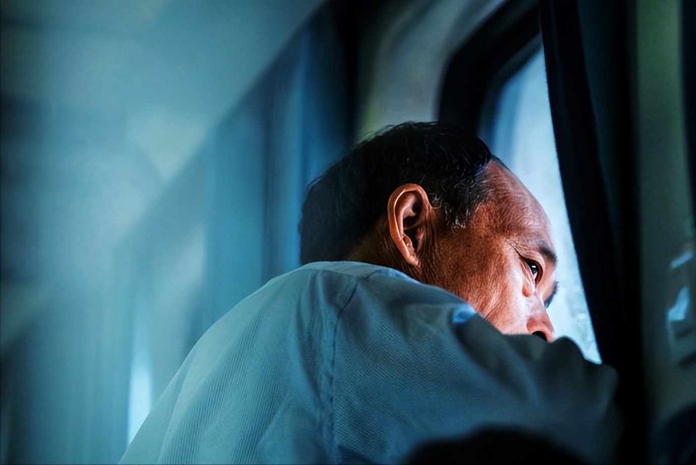 影片中的捏造故事,是艺术品的创作本质,从而实现“自然”