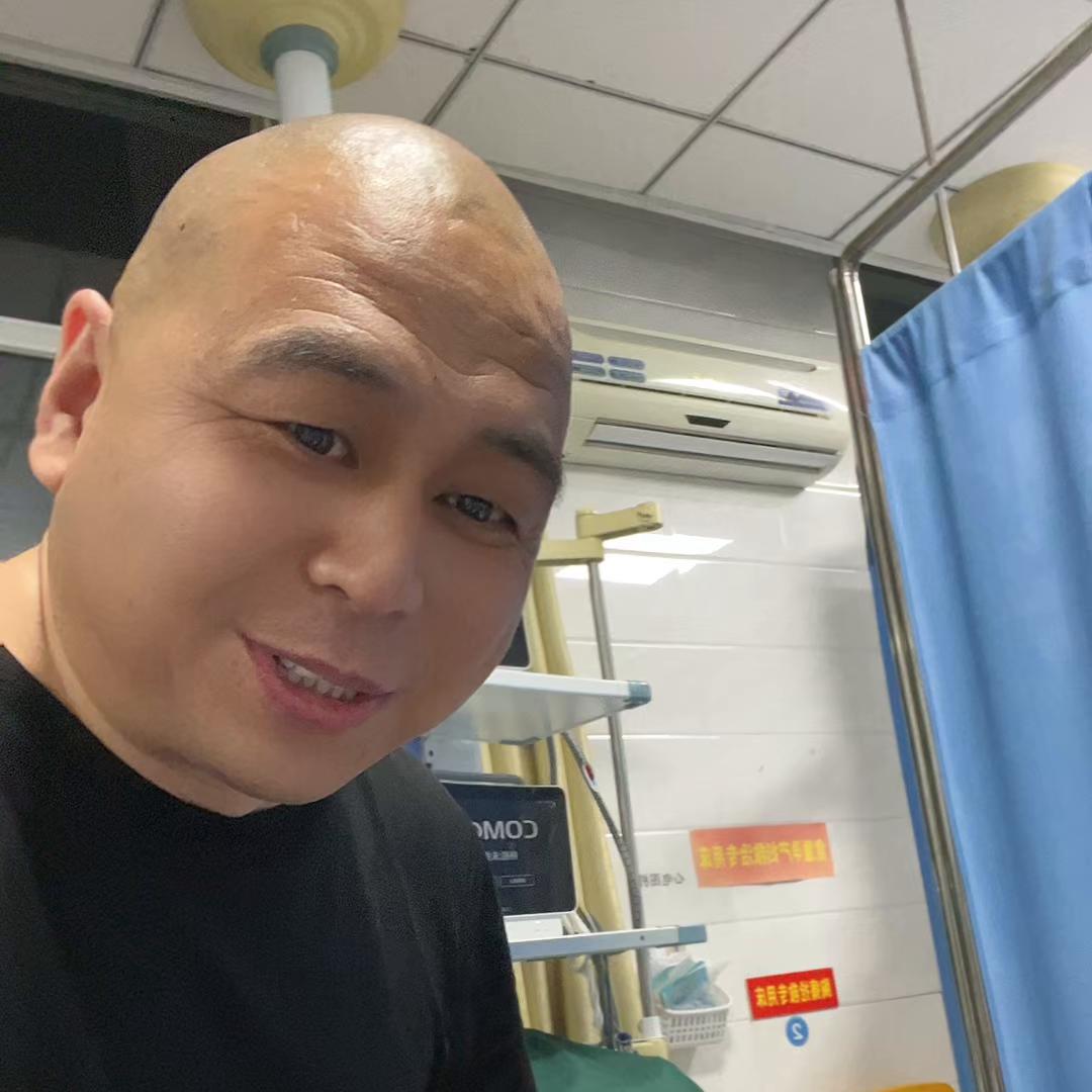 年龄大了腿摔劈了需要做手术吗,年龄大了走点路就腿疼是怎么回事