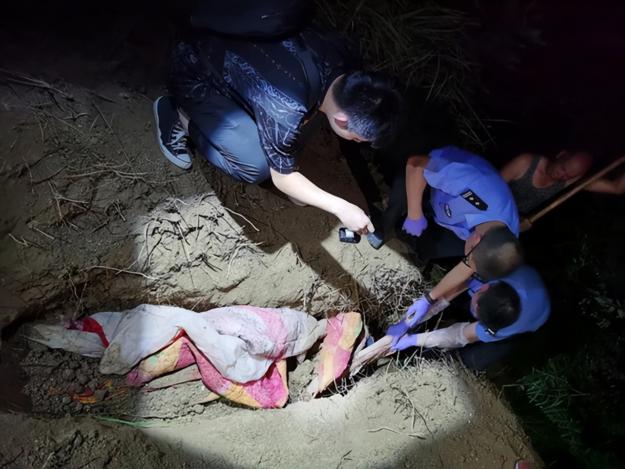 鍗佸瞾濂冲绐佺劧姝讳骸鐥呭嵄,12宀佸コ瀛╃獊鍙戝績鑴忕梾姝讳骸