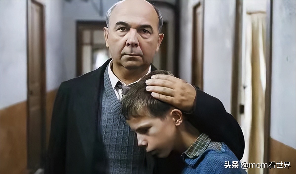 124万人打出逆天9.3分！用这部教育电影开启2023年太合适了