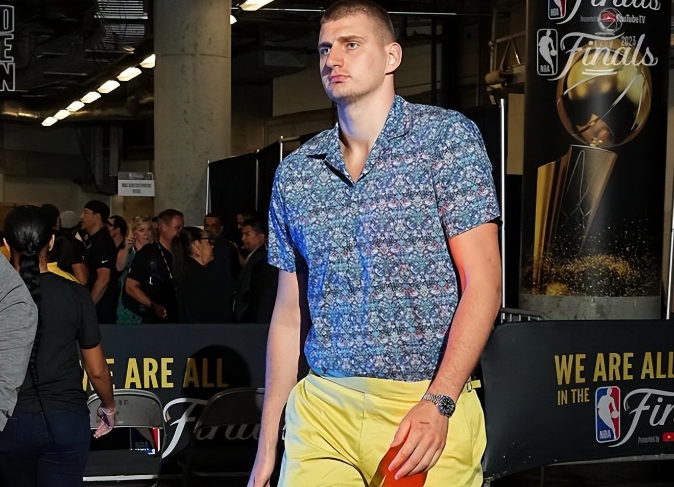 总决赛G4一触即发！约基奇穆雷表情严肃掘金主帅道出胜负关键