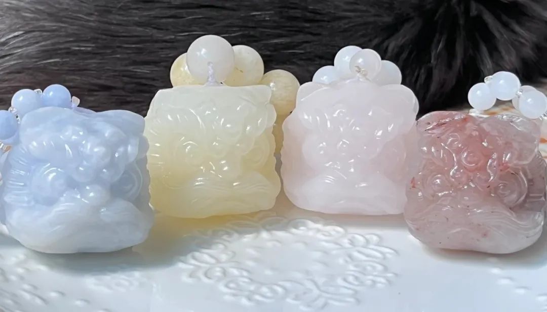 佘太翠是玉还是文玩,佘太翠手把件文玩