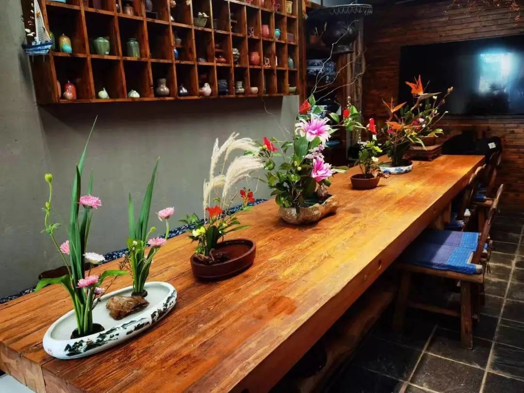 今年3.8节，这三家花店沙龙为何生意火爆？