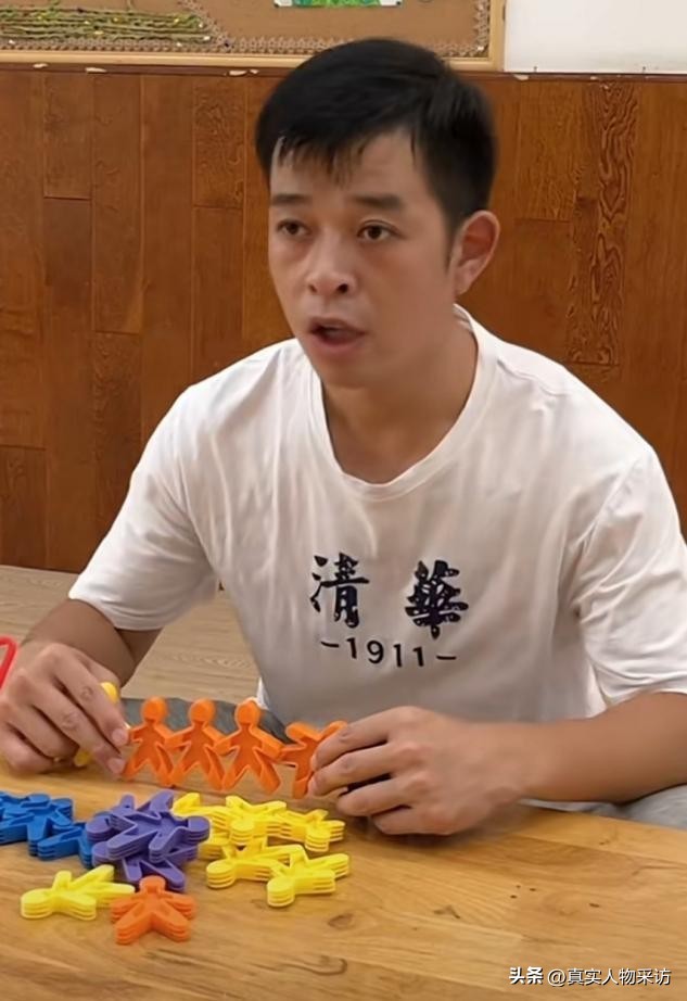 我，单位全是女生，就我一个男的，擅长唱歌跳舞，领导把我当个宝