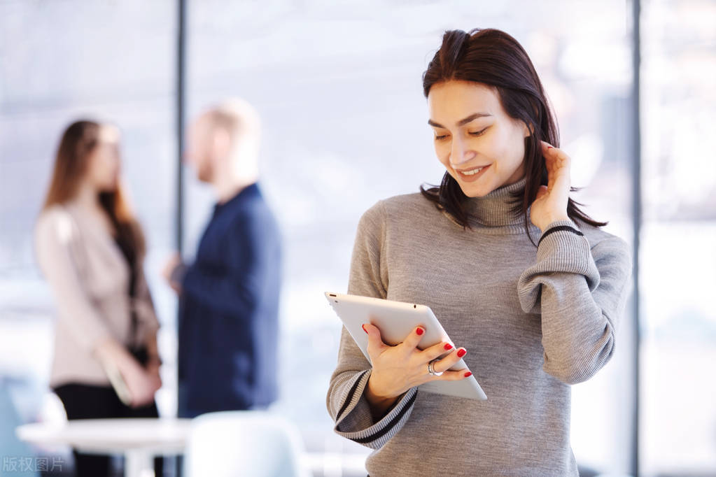 店长不希望员工团结怎么办,店长故意为难员工不让下班怎么办