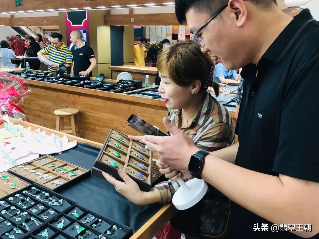 平洲卖场直播,平洲益众珠宝玉器大楼开业