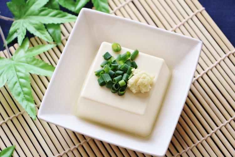 这4种假豆腐或许和大豆没关系,这三种豆腐都是假豆腐