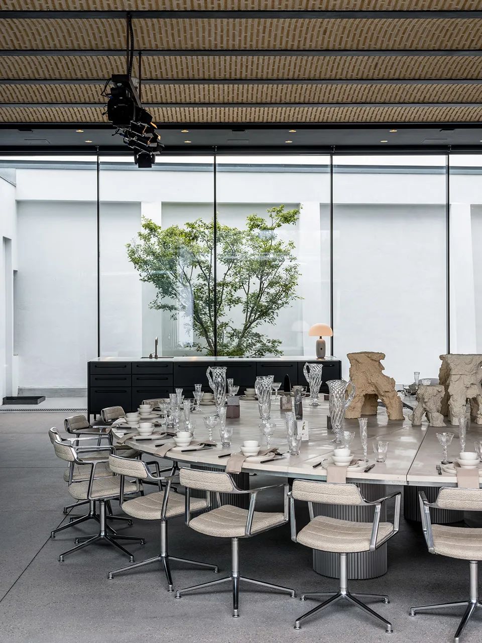 设计工作室车库改造,车库设计成图书馆