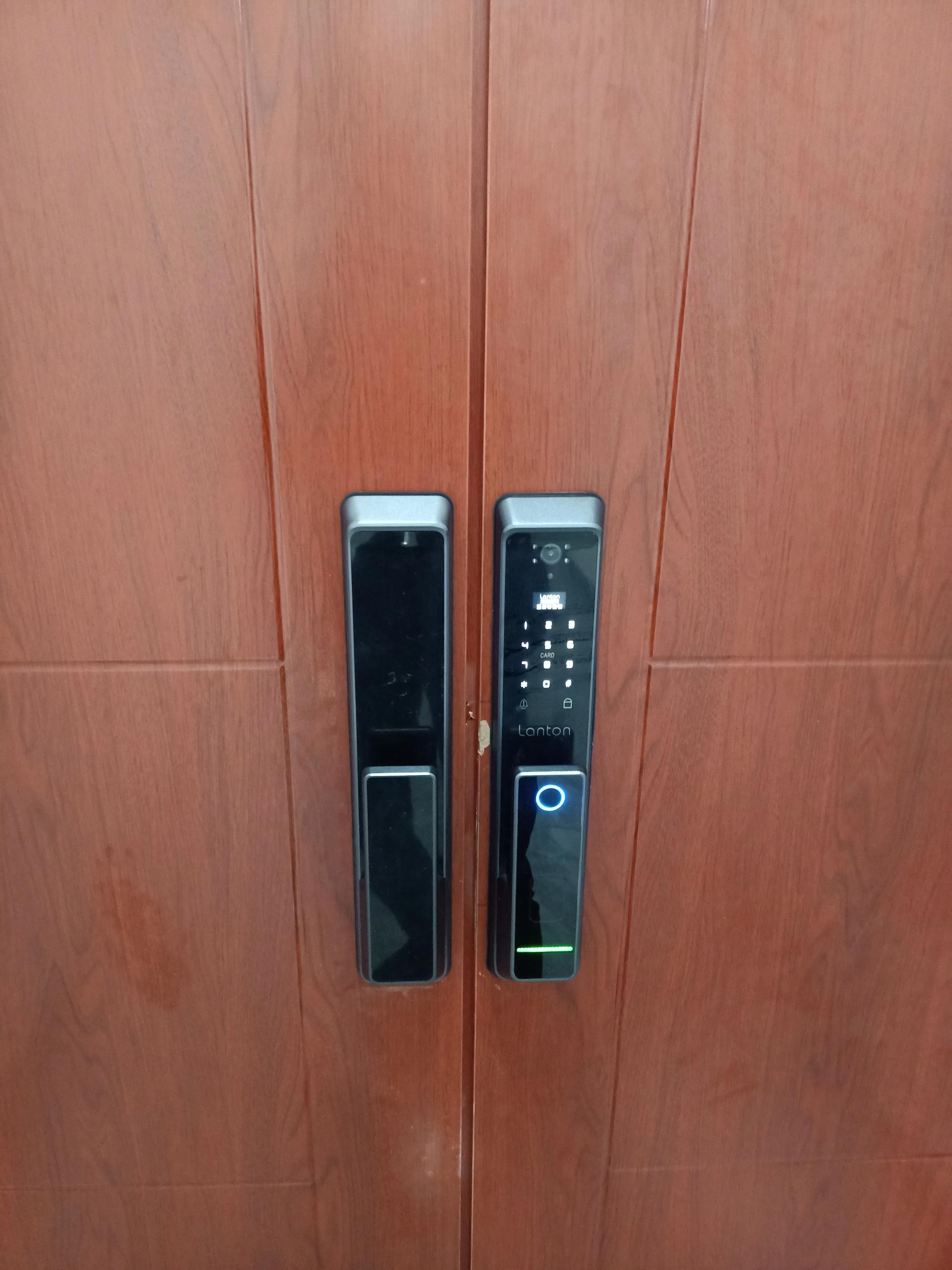 半自动指纹锁为什么价格差那么多,锁匠为什么不建议换指纹锁