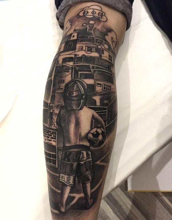 内马尔的纹身,内马尔纹身过程视频