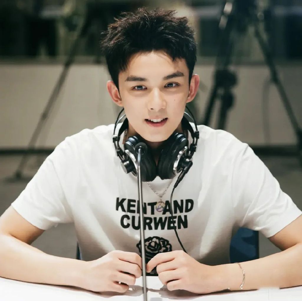 男士头发稀少适合剪什么发型,35到40岁的男士发型怎么剪