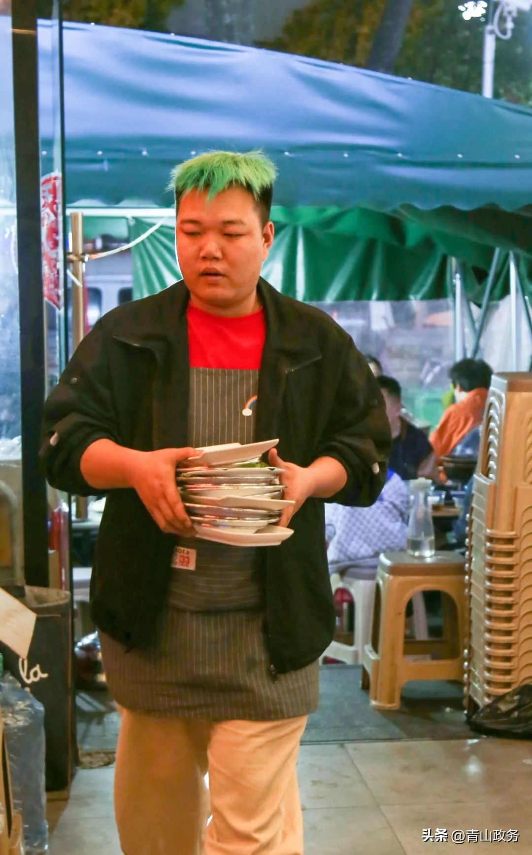 打卡恩施街｜在小马驹港式打边炉，组一个“朋克养生”局