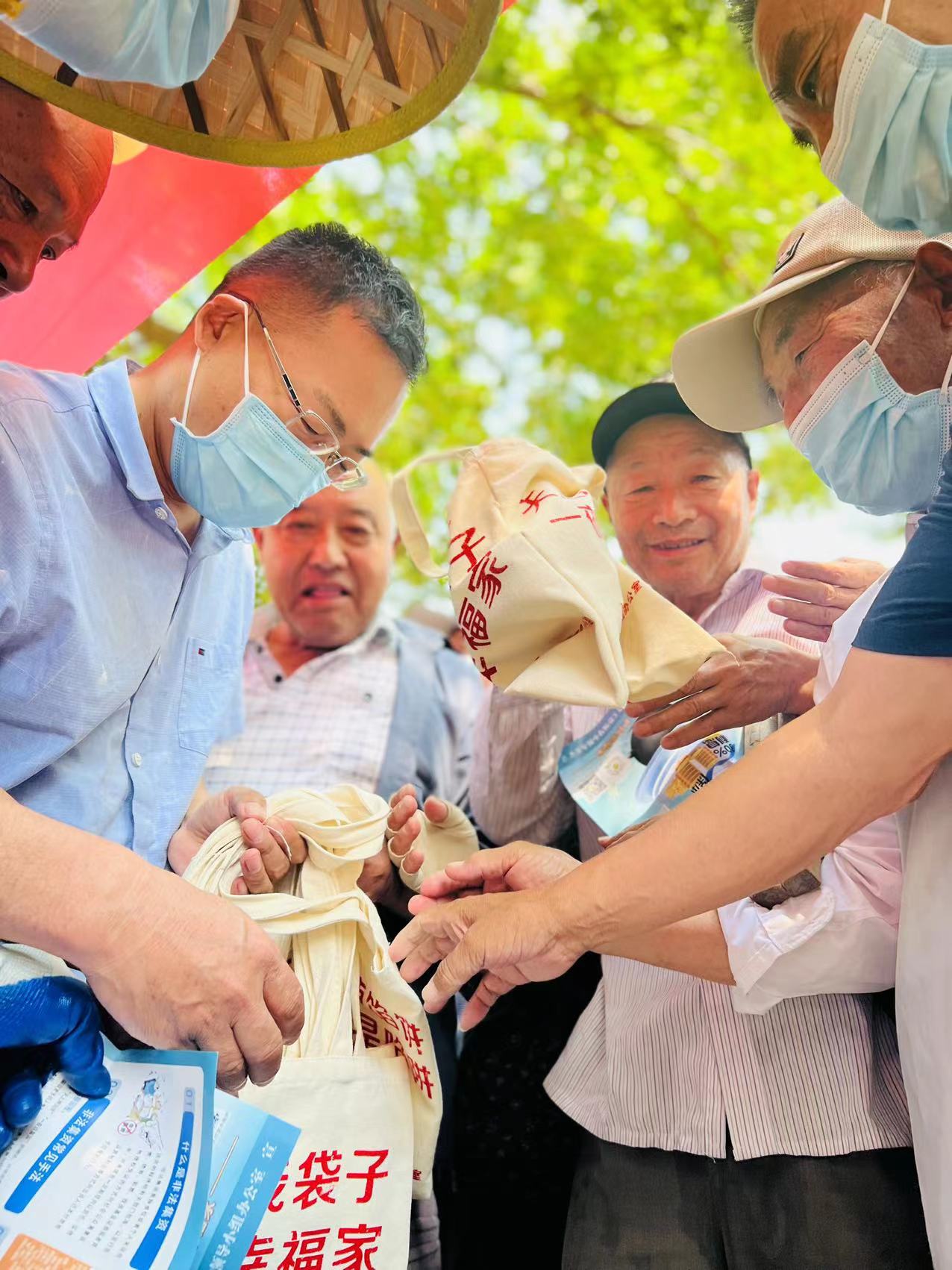 莒南县“三点”发力抓宣传，捂紧市民“钱袋子”