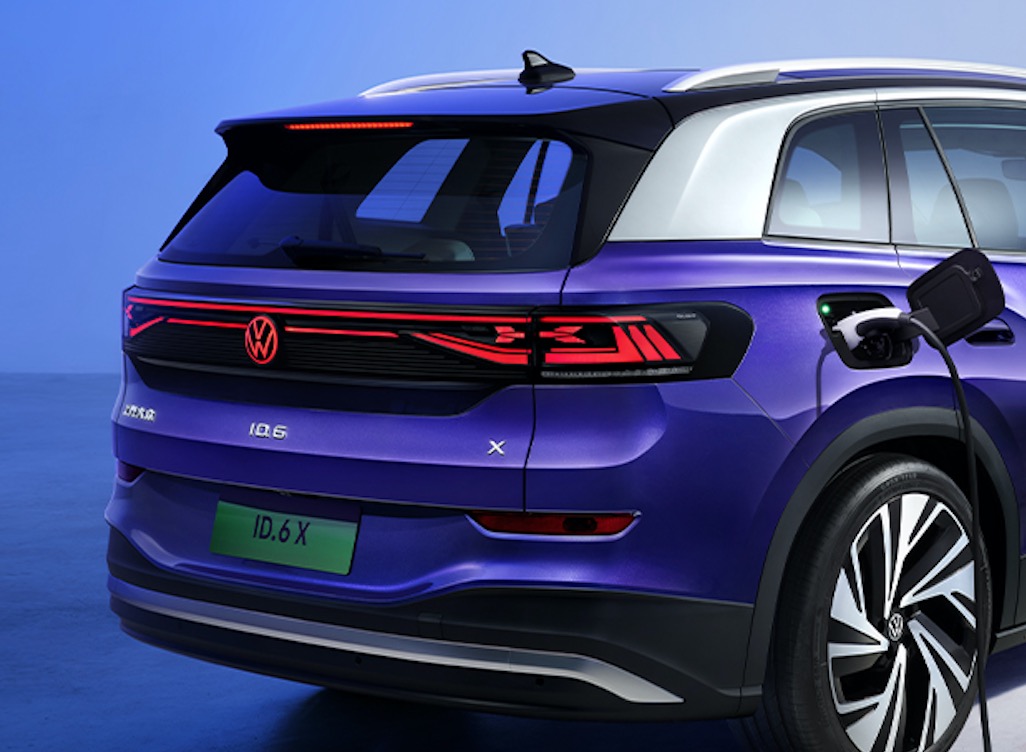 奥迪logo发光,奥迪换新标logo