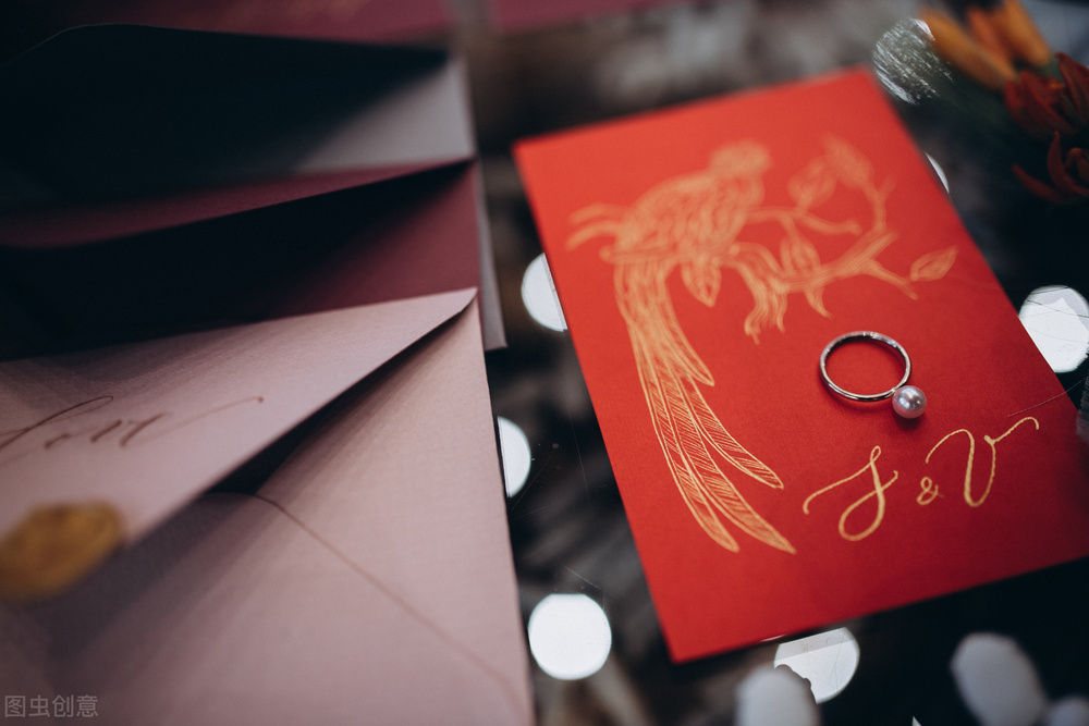 婚礼请柬领导的正规写法,给领导如何发婚礼请柬信息