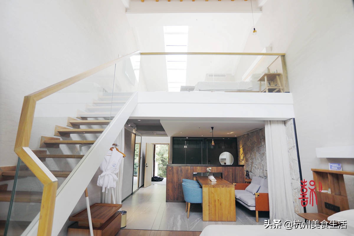 鏃犺竟娉虫睜澶忓ぉ,浠侀噷蹇冩硦鑾共姘戝