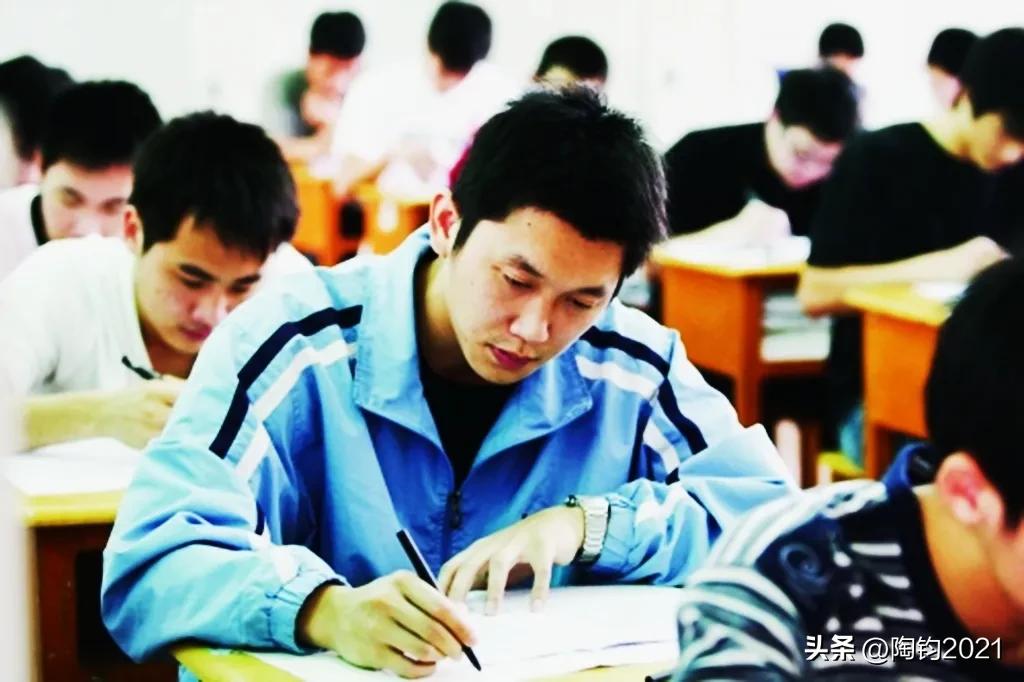 减员增干考试,顺利进入国家干部序列,正儿八经地吃上了“皇粮”