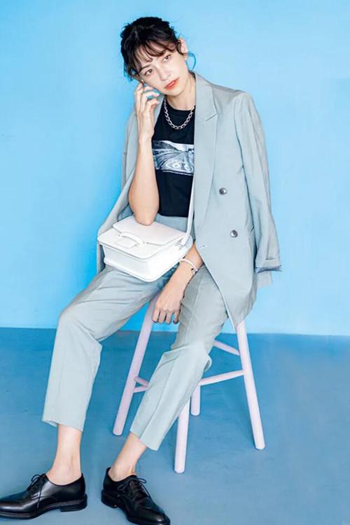 几款潮流范儿的西装搭配,不同颜色的休闲小西装怎么搭配