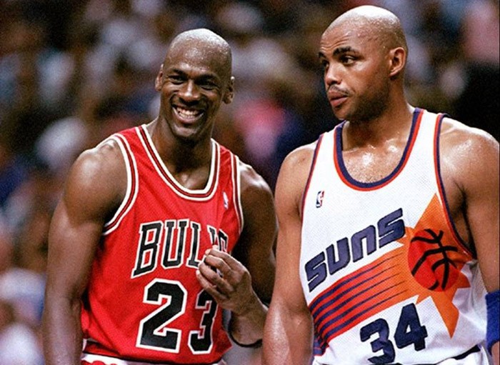 乔丹十四年职业生涯十次得分王,乔丹生涯场均得分最高