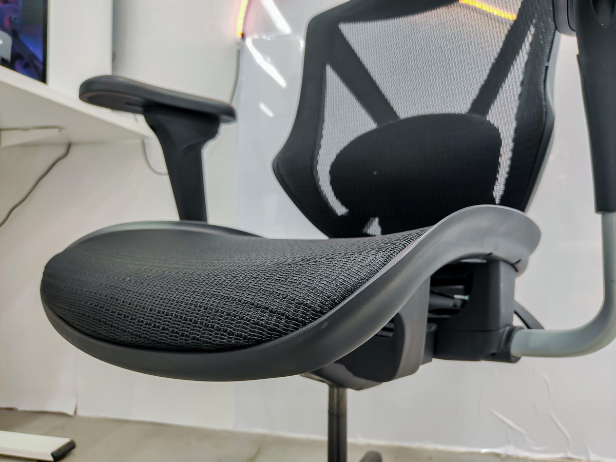 托稳老腰，舒适坐靠：UETOTO美式工学椅体验