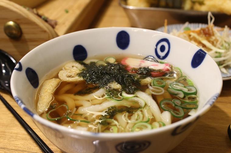 乌冬面与普通面有什么区别,乌冬面是什么面粉