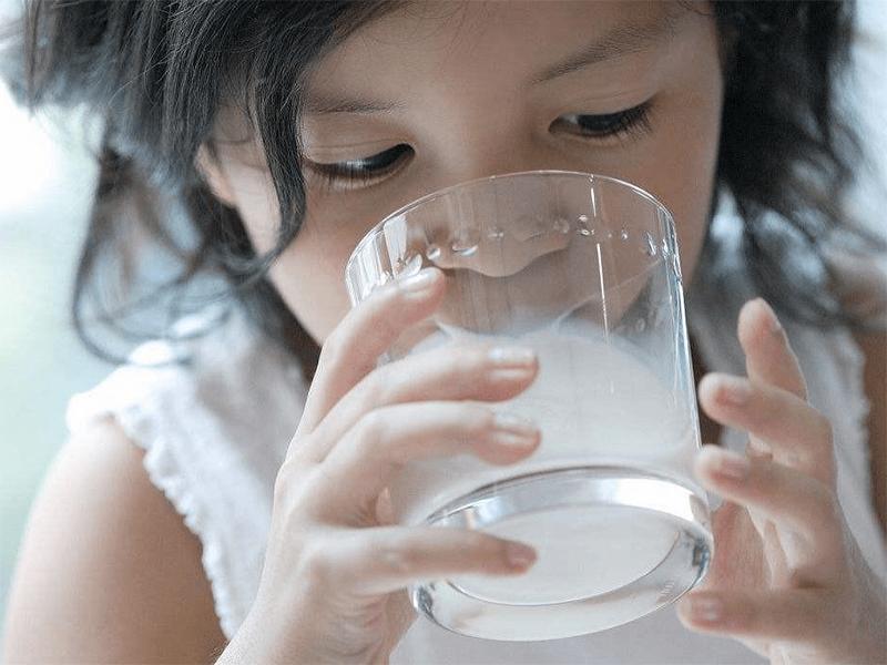 低脂纯牛奶孩子喝能补钙吗,补钙需要喝哪款纯牛奶呢儿童