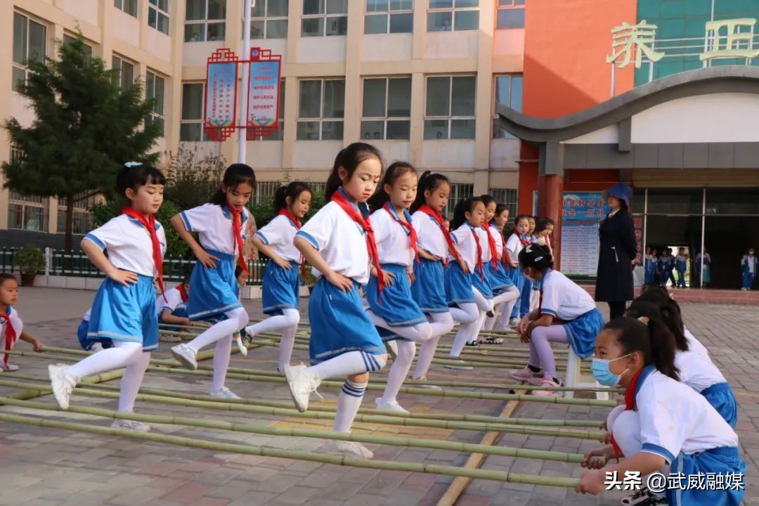 这个小学让兴趣之花在校园尽情绽放